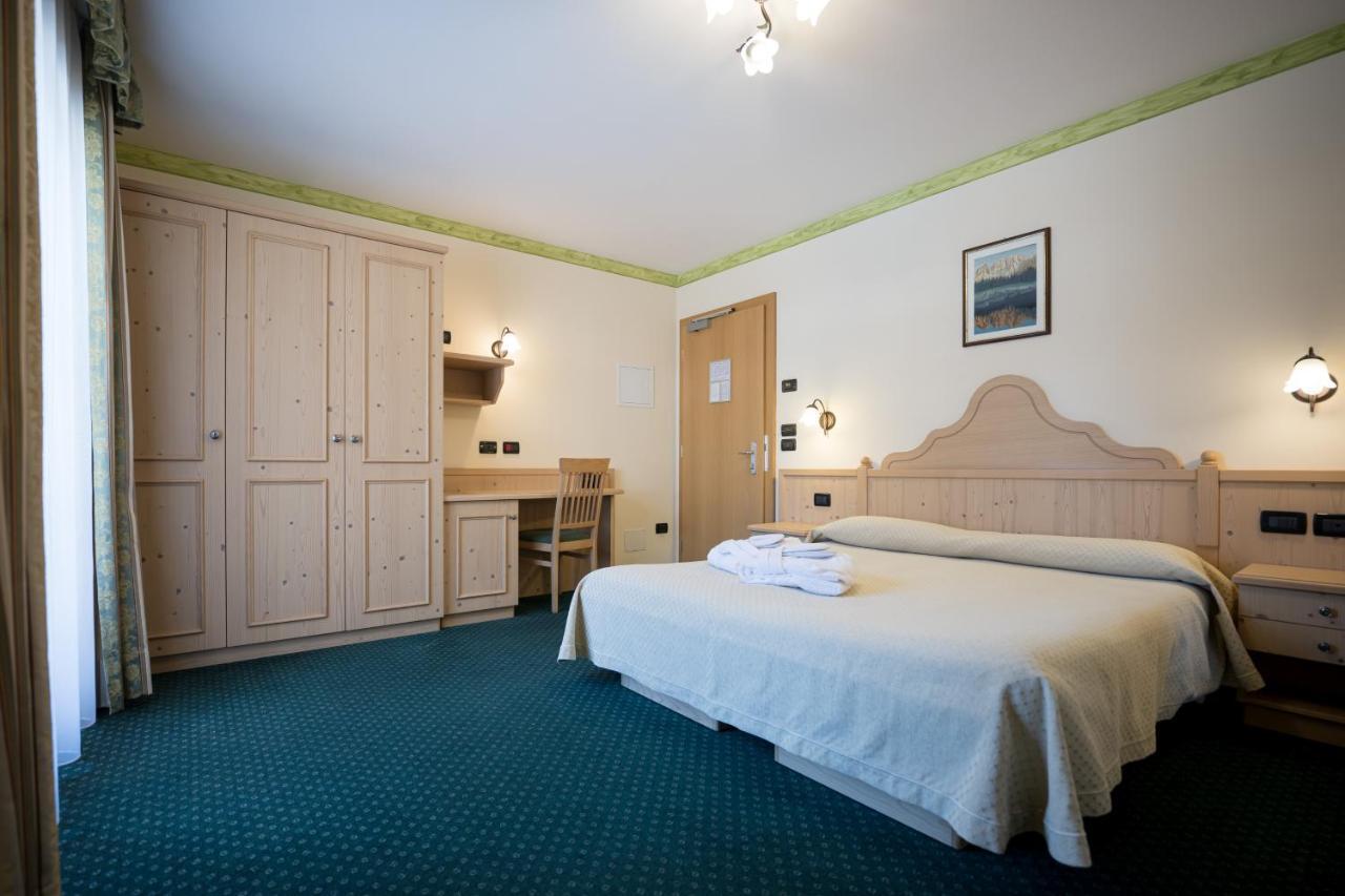 Hotel Crepei Pozza di Fassa Ngoại thất bức ảnh