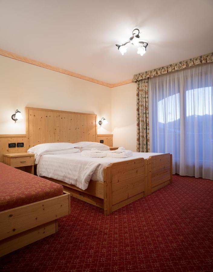 Hotel Crepei Pozza di Fassa Ngoại thất bức ảnh