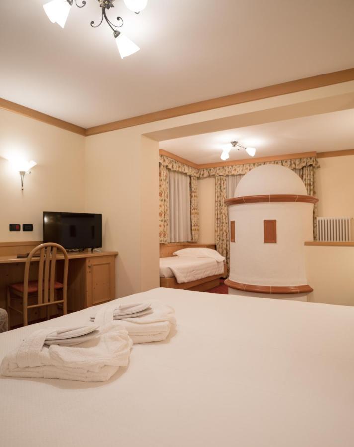Hotel Crepei Pozza di Fassa Ngoại thất bức ảnh