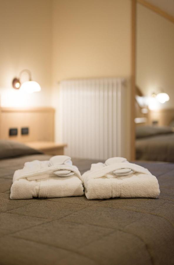 Hotel Crepei Pozza di Fassa Ngoại thất bức ảnh
