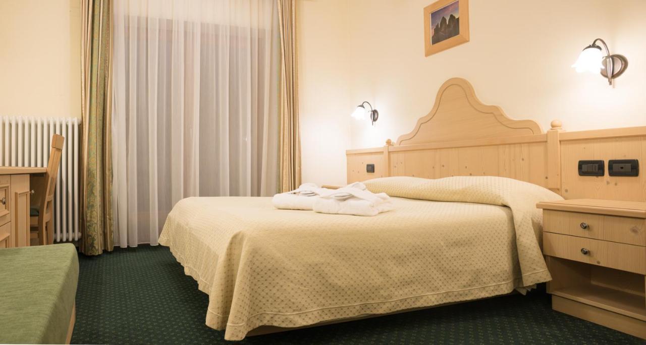 Hotel Crepei Pozza di Fassa Ngoại thất bức ảnh