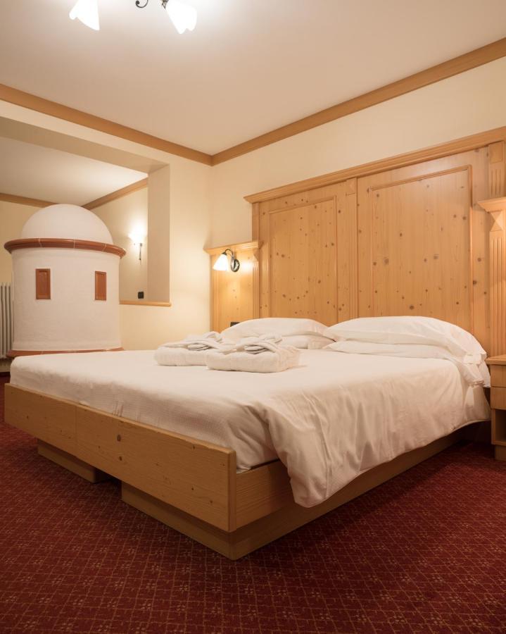 Hotel Crepei Pozza di Fassa Ngoại thất bức ảnh
