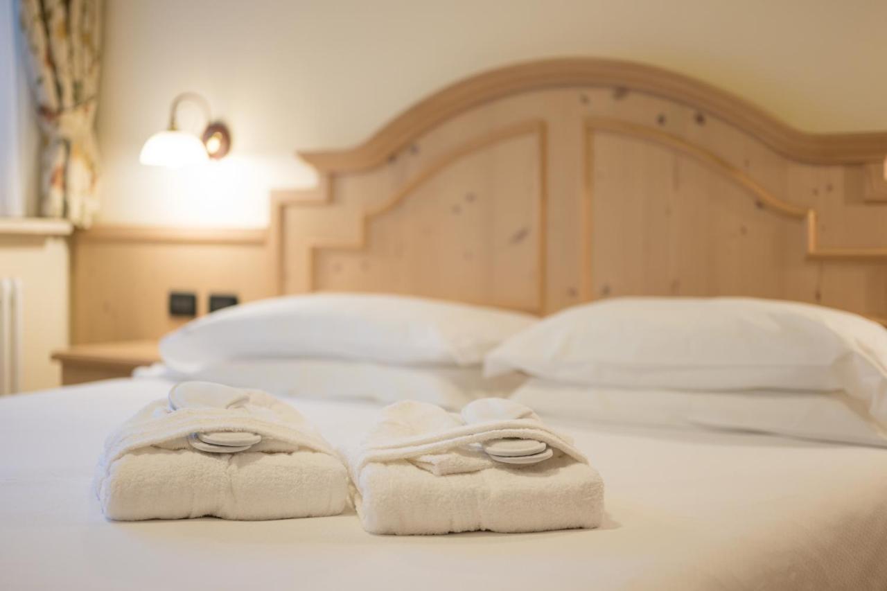 Hotel Crepei Pozza di Fassa Ngoại thất bức ảnh