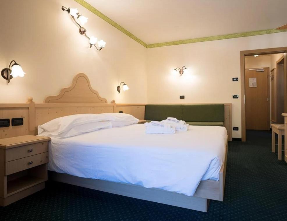 Hotel Crepei Pozza di Fassa Ngoại thất bức ảnh