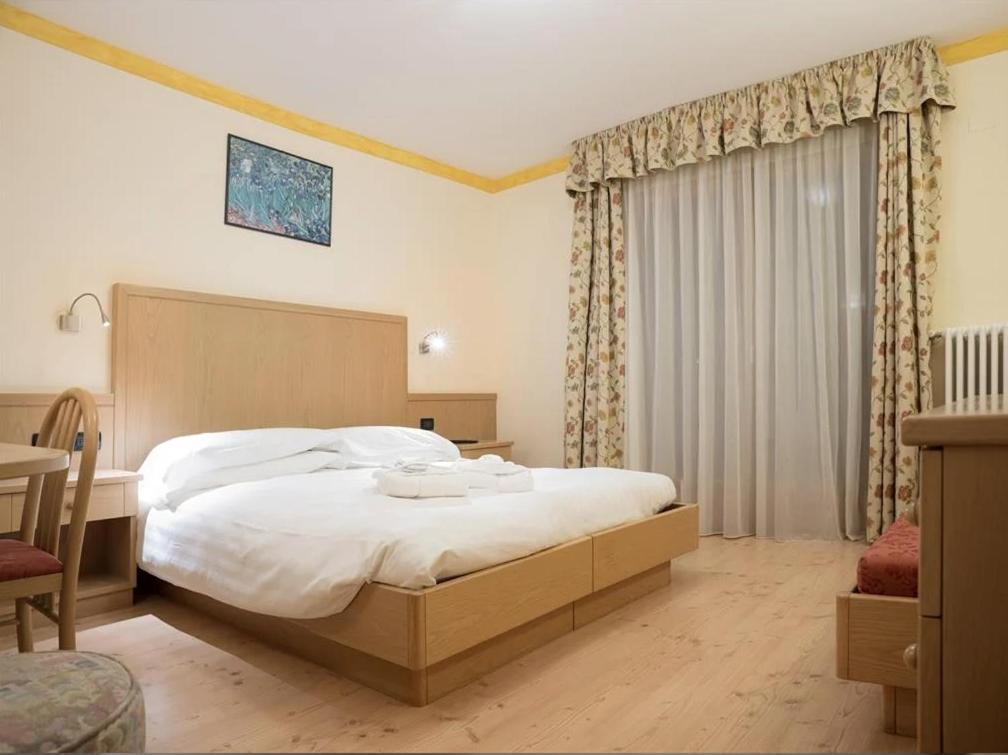 Hotel Crepei Pozza di Fassa Ngoại thất bức ảnh