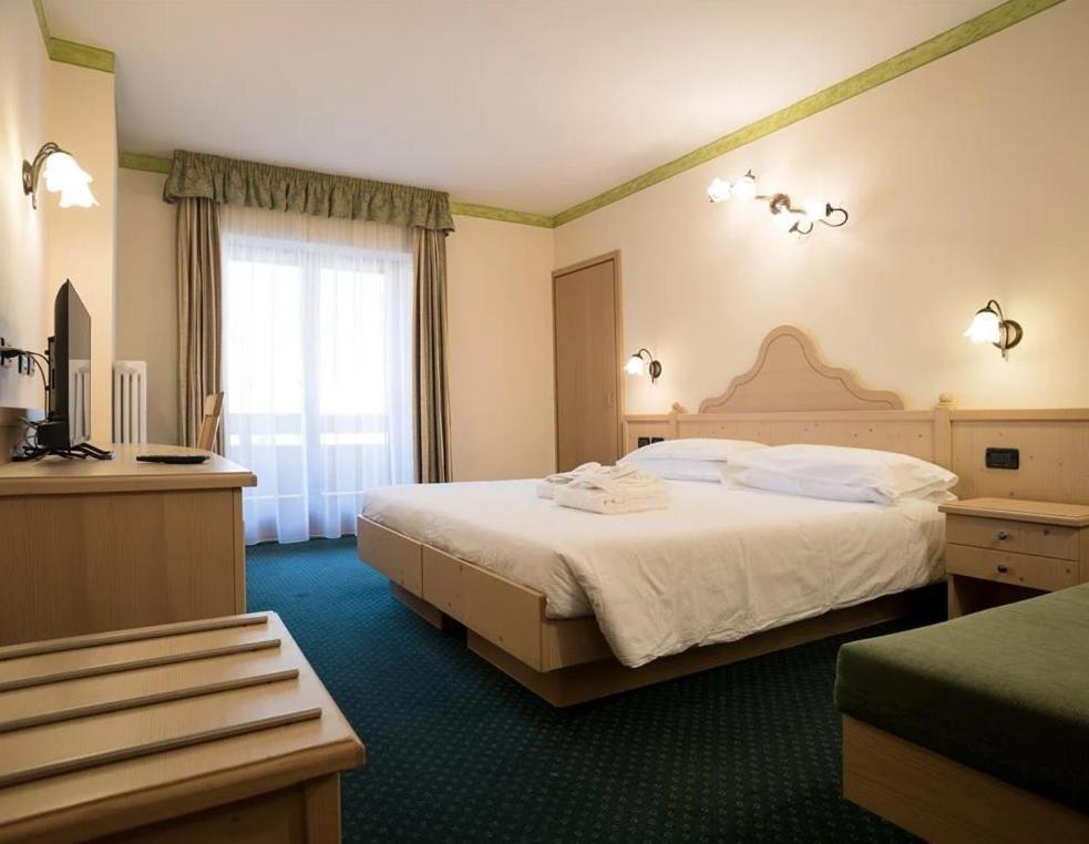 Hotel Crepei Pozza di Fassa Ngoại thất bức ảnh