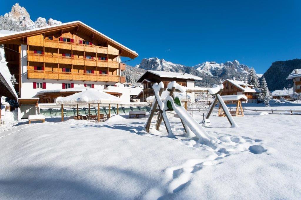 Hotel Crepei Pozza di Fassa Ngoại thất bức ảnh