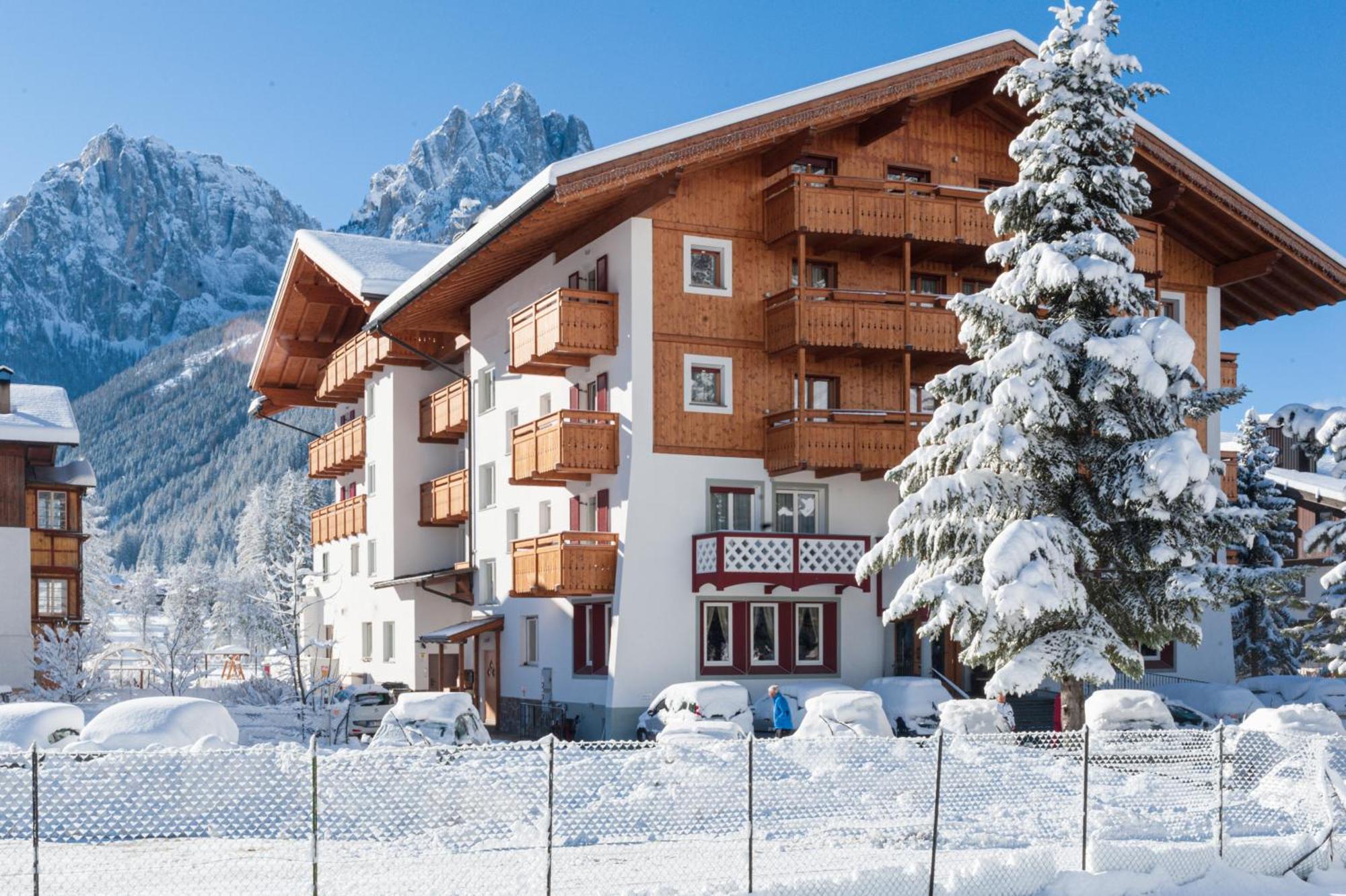 Hotel Crepei Pozza di Fassa Ngoại thất bức ảnh